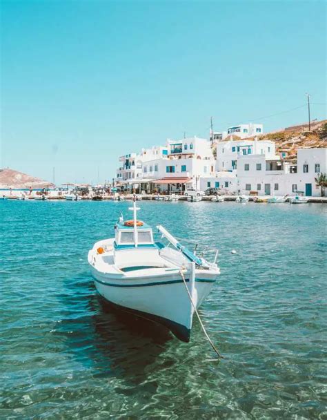 Greece Island Hopping: Your Complete Travel Guide | A RAI OF LIGHT