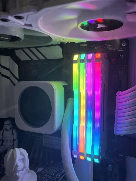 My RAM rgb is stuck : r/Corsair