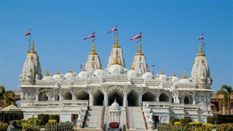 10 Hindu Temples Near Chicago That Every Indian Must Visit