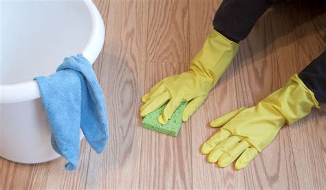 DIY Guide To Removing Oil Stains From Wood (3 Ways)