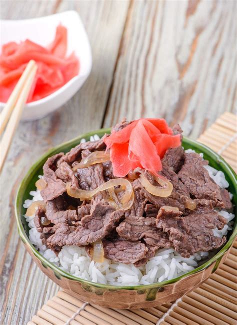 Gyudon Recipe (Simmered Beef on Top of Steamed Rice)