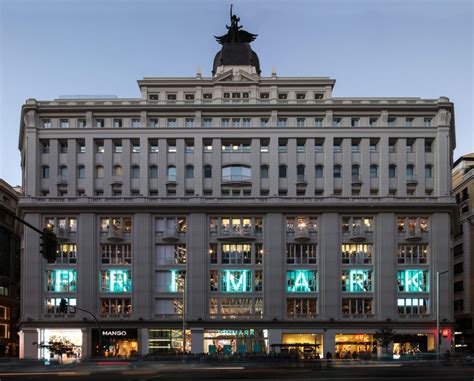 Primark launched its Mega Store in Madrid. Please find more detailed information and every day ...