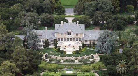 20 Photos of Oprah Winfrey's $90 Million Montecito Home