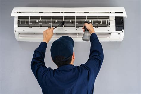 AC Repair Technician Career: Know About Pros & Cons