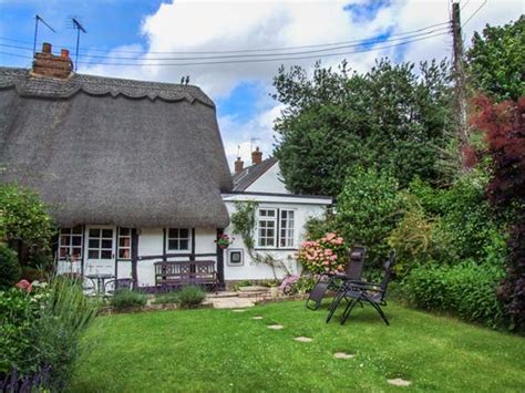 Apple Tree Cottage | Harvington | Self Catering Holiday Cottage