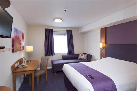 PREMIER INN SOUTHAMPTON AIRPORT | ⋆⋆⋆ | UNITED KINGDOM | SEASON DEALS FROM £113