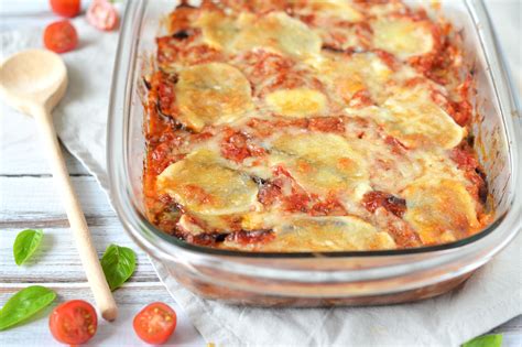 Aubergine Lasagne Recept - Parmigiana di Melanzane - HealthiNut