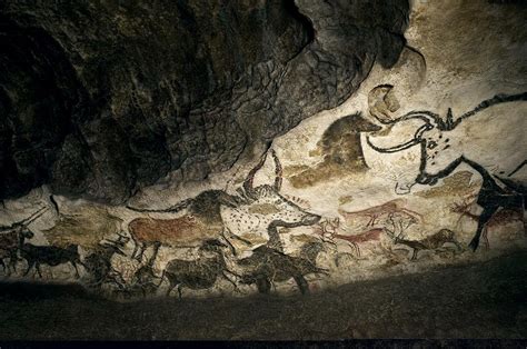 Lascaux II cave painting replica by Science Photo Library