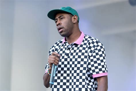 Tyler, The Creator gibt zum einjährigen Jubiläum von „Flower Boy“ intime Einblicke zur ...