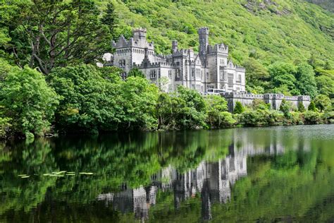 Kylemore Abbey in Connemara, Irland | Franks Travelbox