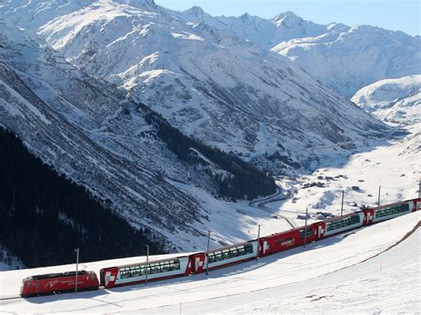 The Worlds Best Train Journeys - Mobal | Glacier express, Viagens de trem, Destinos viagens