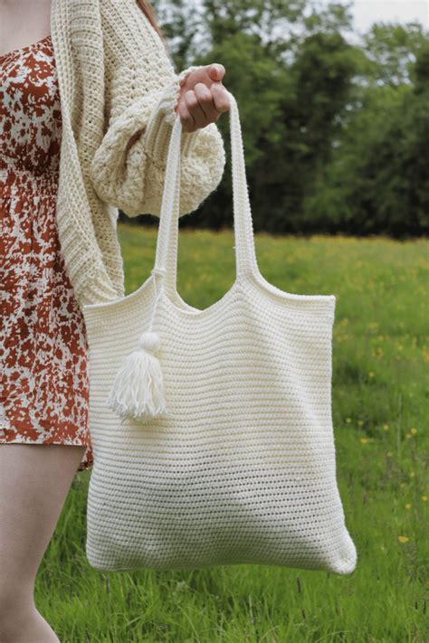 Crochet Tote Bag - Crochet with Carrie