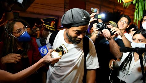 Paraguay court orders Ronaldinho's release from house arrest - Football ...