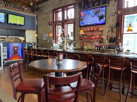 Dining: Wicked Hop Is a Crowd Pleaser » Urban Milwaukee