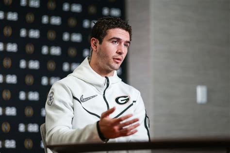 Georgia Football QB Stetson Bennett Understands the Criticism, Teammates Go to Bat for Him ...