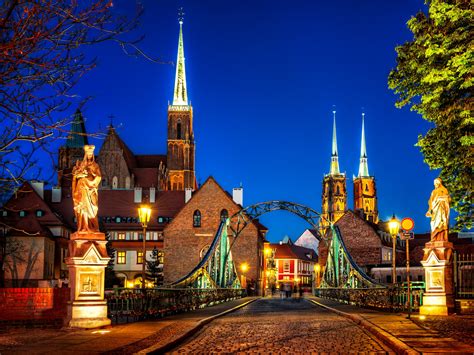 Tumski-Bridge | Wroclaw, Poland - Sumfinity