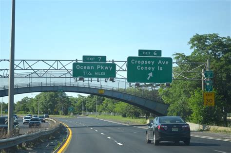 DSC_0467 | Belt Parkway eastbound at exit 6 in Brooklyn. The… | Flickr