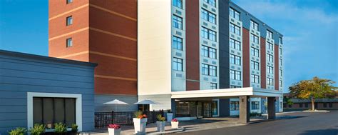 Hamilton, Ontario Hotel Deals and Packages | Four Points by Sheraton Hamilton