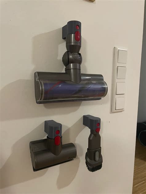 Dyson vacuum cleaner wall mount for accessories by sinidus - MakerWorld