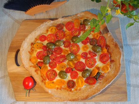 The VegHog: Tomato and olive spelt crust pizza