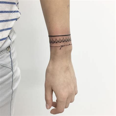 19 Tattoo-Bracelets That Will Look Amazing On You | Tatuaje de una banda, Ideas de tatuaje ...