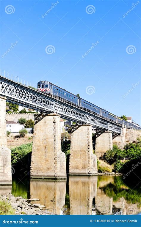 Train in Douro Valley stock image. Image of travel, viaduct - 21030515