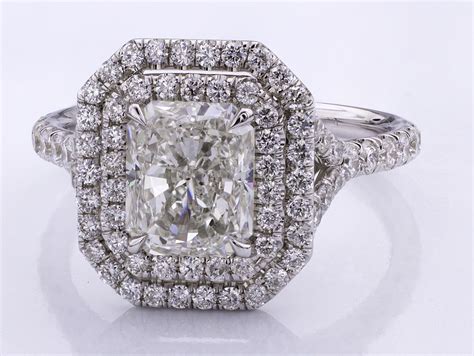 Halo Engagement Rings: What Diamonds Look Best? | Adiamor