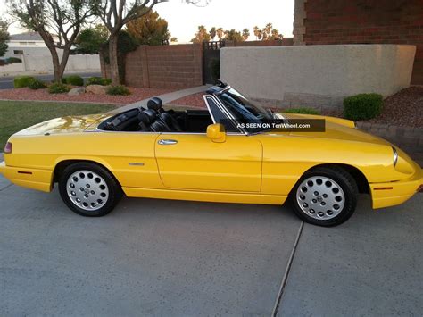 1993 Alfa Romeo Spider Veloce Convertible 2 - Door 2. 0lyellow Anniversary Edition