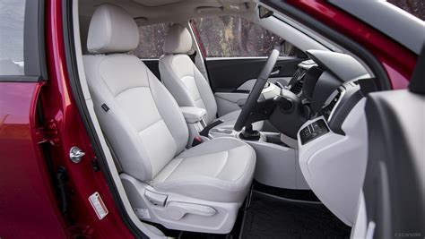 XUV300 Interior Image, XUV300 Photos in India - CarWale