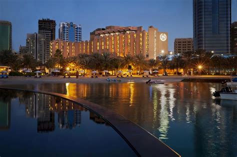 Sheraton Abu Dhabi Hotel and Resort - Abu Dhabi | Hotels and resorts, Abu dhabi, Cool places to ...