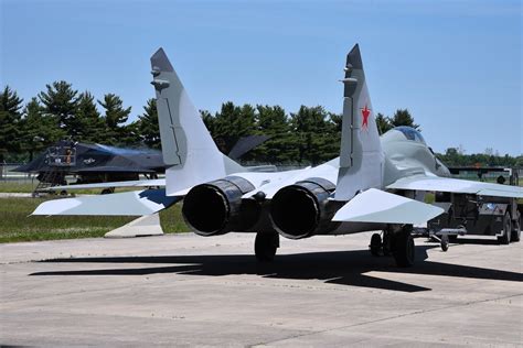 MiG-29 Fυlcrυm: The Agile Soviet Fighter that Domiпated the Skies