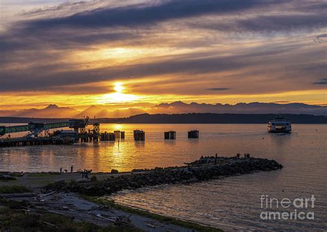 Edmonds Ferry Sunset Sunrays Photograph by Mike Reid - Fine Art America