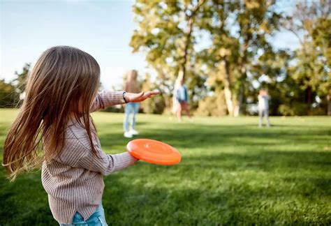 10 Best Throwing A Frisbee Games For Children