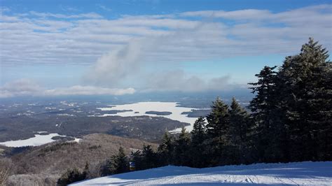 View of a frozen Lake Sunapee from Skyway Ledges atop Mt. Sunapee ...