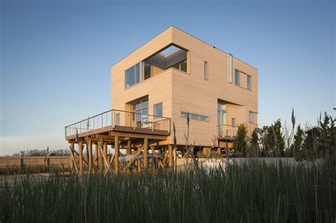 Image 1 of 15 from gallery of Cube House / LSS. Photograph by Christopher Payne, Esto Hip Roof ...