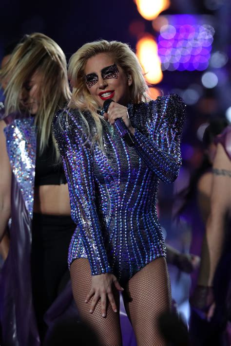 Lady Gaga Wears Versace to a Very Glittery 2017 Super Bowl Halftime ...