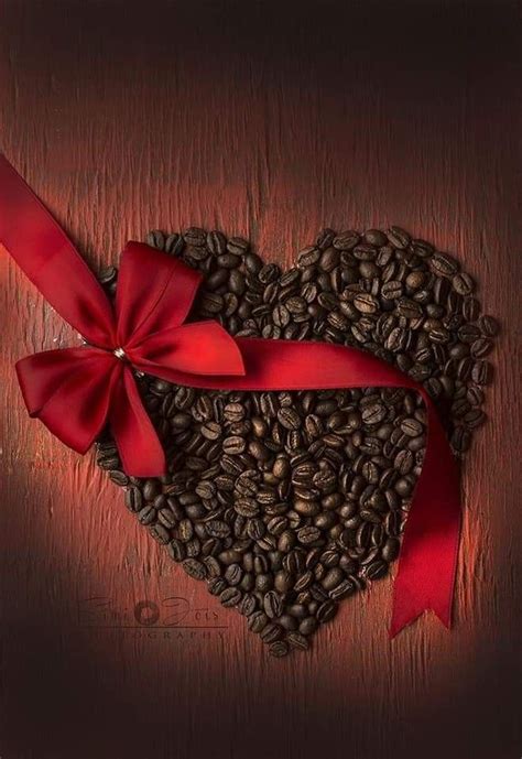 Pin by Lize Grobler on Hearts ⚜️ ♠️ ⚜️ | Coffee art, Coffee heart ...