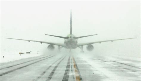 Aviones vs. Nieve, una batalla infinita - Jet News