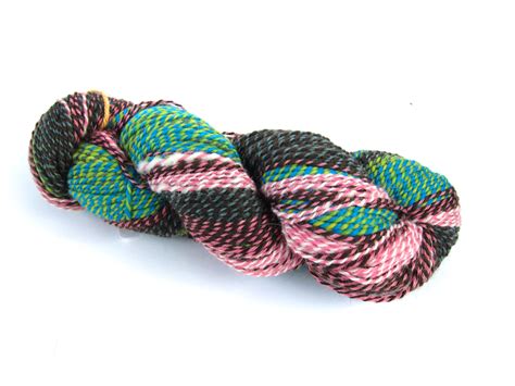 What is a skein? Demystifying names for yarn bundles. - Shiny Happy World