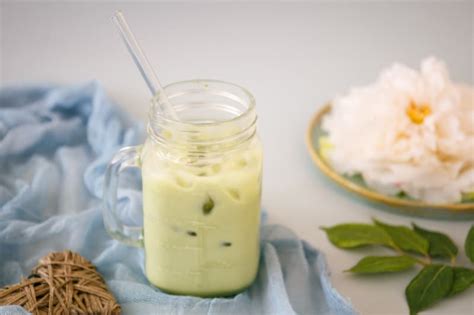 Green Milk Tea Recipe | Confessions of an Overworked Mom