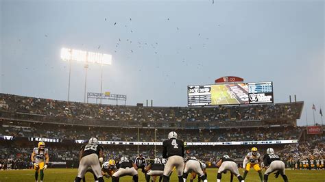 Oakland Raiders agree one-year extension to play at O.co Coliseum | NFL ...