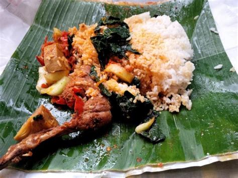 Alasan Kenapa Nasi Padang Dibungkus Lebih Besar Porsinya Daripada Di Makan Di Tempat | Potensi Lokal