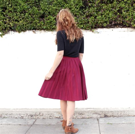 How To Sew Knife Pleats: The Emma Skirt Sewing Tutorial | The Flora Modiste