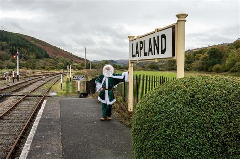 Llanblogger - contact llanblogger@gmail.com: Sion Corn checks his route ...