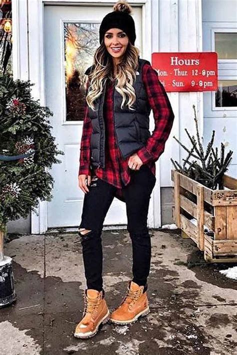 33 Outfits with Snow Boots: The Key Styles to Invest in This Winter