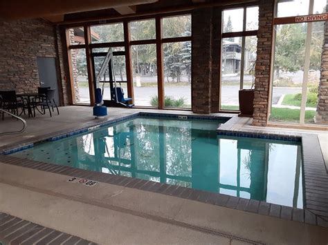 The Evergreen Hotel Pool: Pictures & Reviews - Tripadvisor