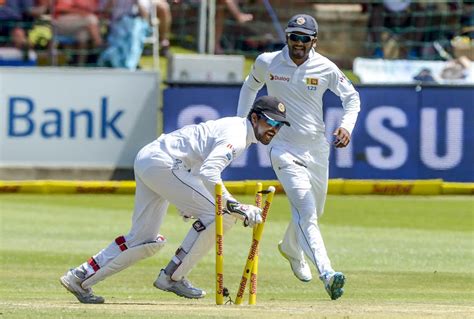 South Africa swing it their way | ESPNcricinfo.com