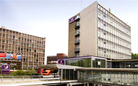 Putney Bridge Premier Inn, London | Book on TravelStay.com