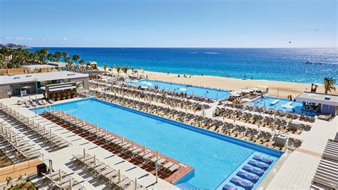 Riu's latest in Los Cabos focuses on the view: Travel Weekly