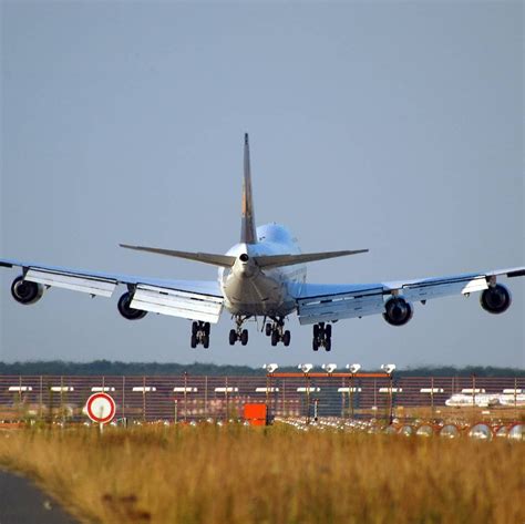 #lh #boeing #747 400 #landing in #frankfurt